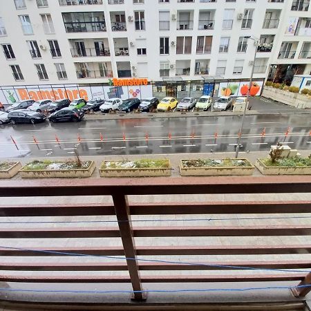 סקופיה Two Rooms And Kitchen, Bathroom With Balcony Apartment מראה חיצוני תמונה