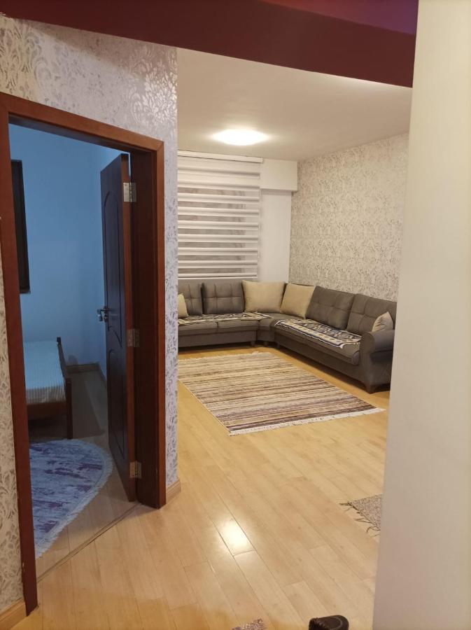סקופיה Two Rooms And Kitchen, Bathroom With Balcony Apartment מראה חיצוני תמונה