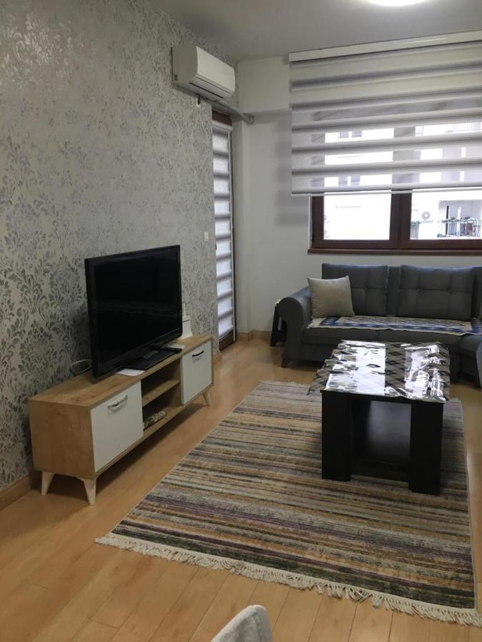 סקופיה Two Rooms And Kitchen, Bathroom With Balcony Apartment מראה חיצוני תמונה