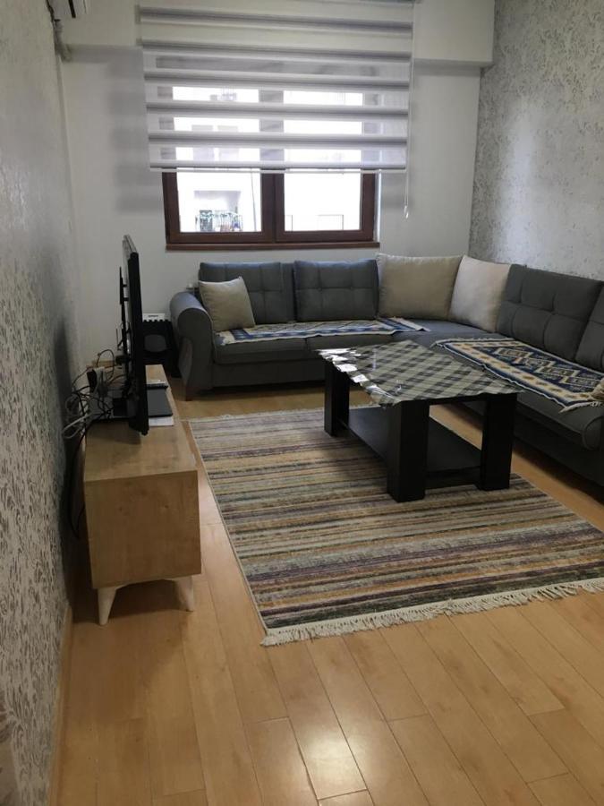 סקופיה Two Rooms And Kitchen, Bathroom With Balcony Apartment מראה חיצוני תמונה