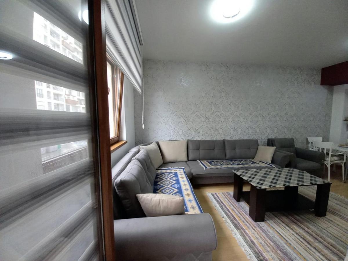 סקופיה Two Rooms And Kitchen, Bathroom With Balcony Apartment מראה חיצוני תמונה