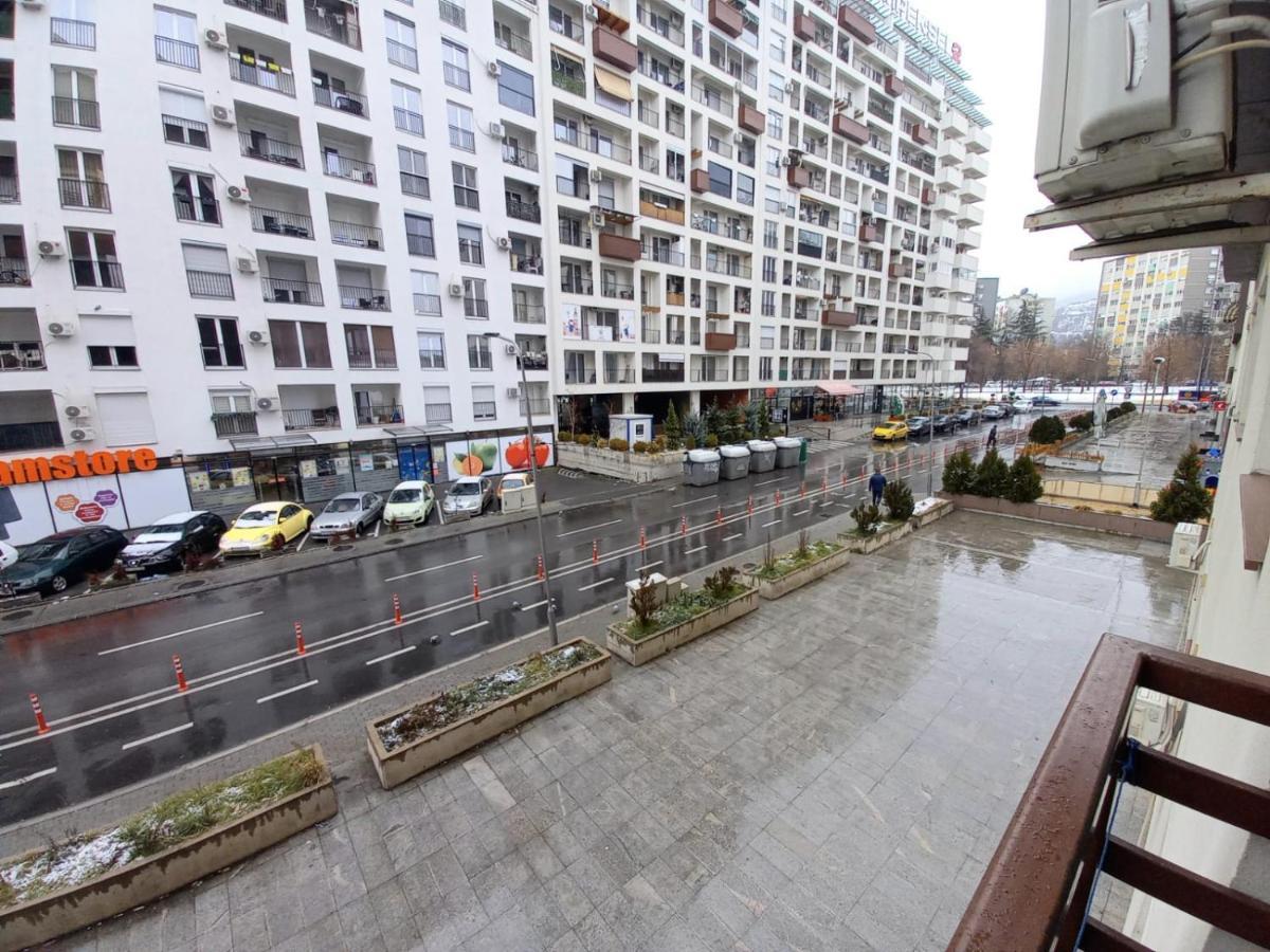 סקופיה Two Rooms And Kitchen, Bathroom With Balcony Apartment מראה חיצוני תמונה