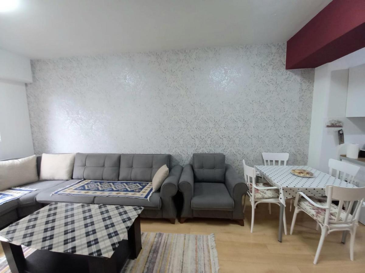 סקופיה Two Rooms And Kitchen, Bathroom With Balcony Apartment מראה חיצוני תמונה