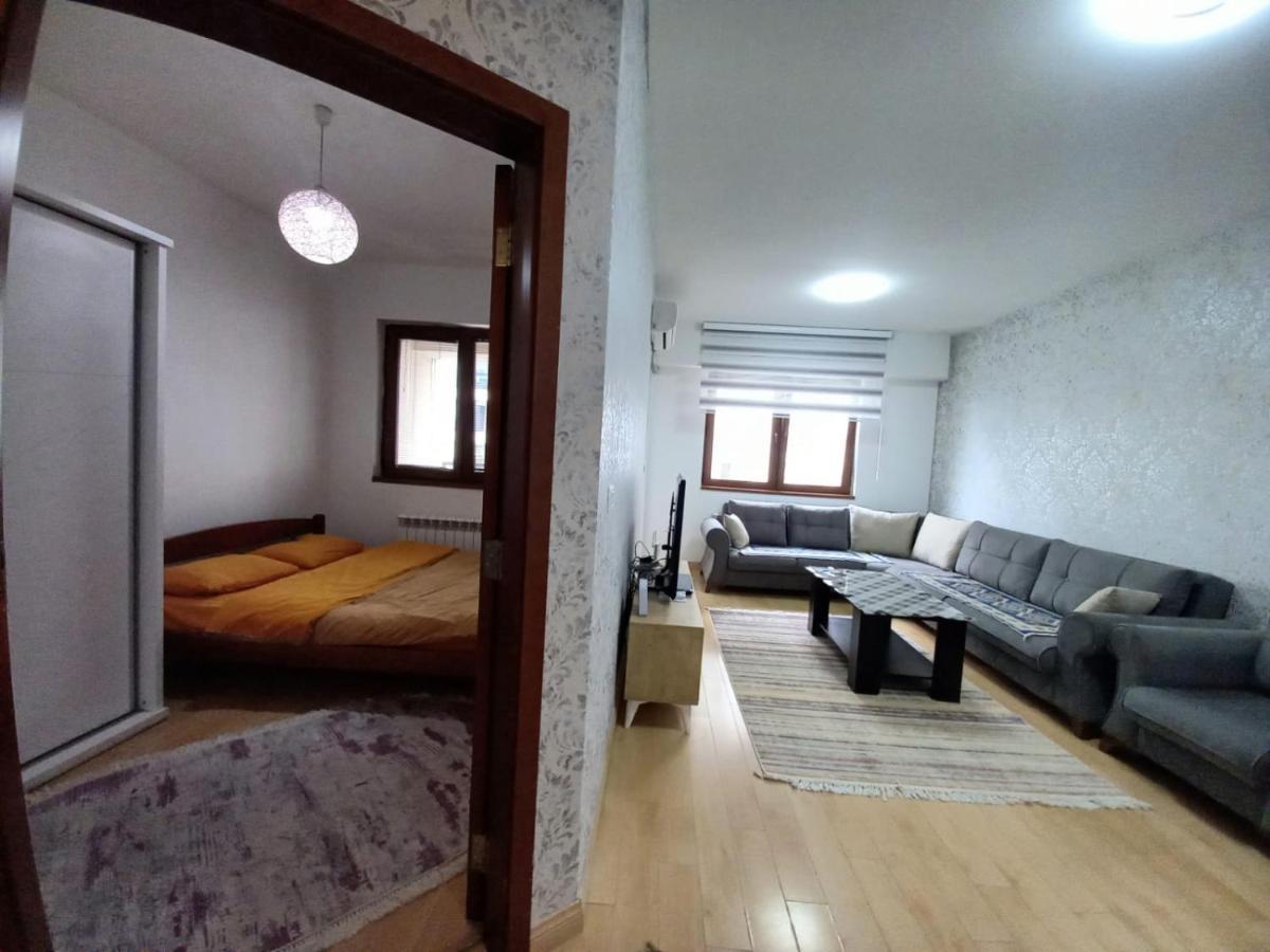 סקופיה Two Rooms And Kitchen, Bathroom With Balcony Apartment מראה חיצוני תמונה