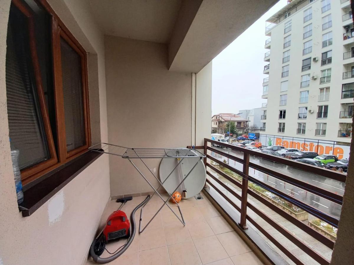 סקופיה Two Rooms And Kitchen, Bathroom With Balcony Apartment מראה חיצוני תמונה